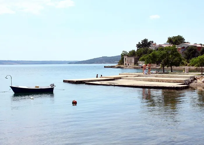 With A Parking Space Maslenica, Novigrad - 13405 *