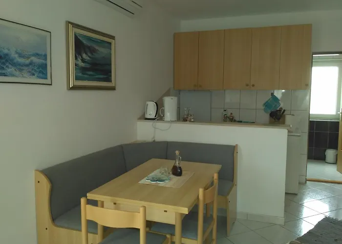 With A Parking Space Maslenica, Novigrad - 13405 יסניצה