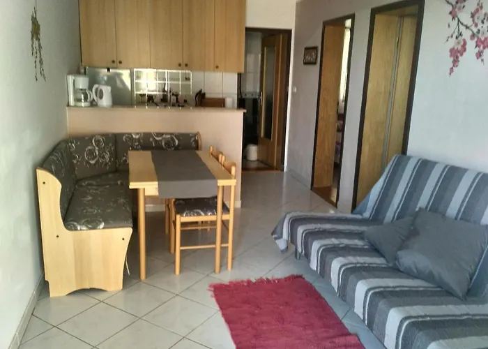 With A Parking Space Maslenica, Novigrad - 13405 *